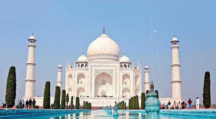 You shouldn’t miss these when visiting Taj Mahal