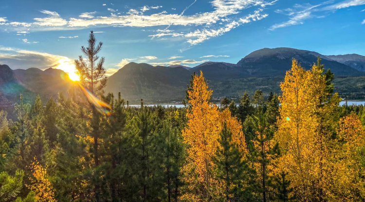 My Favorite Color is October: Exploring the Breathtaking Beauty of Fall in Denver