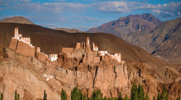 The Ultimate Leh Travel Guide: Plan a Trip to Leh Ladakh in 2021