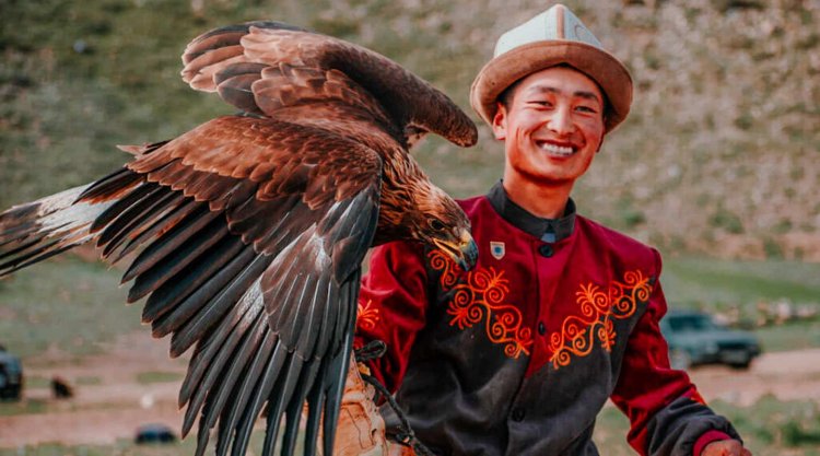 Salbuurun Eagle Hunting: The Tradition of Eagle Hunters in Kyrgyzstan 2021
