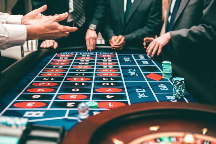 Playing at Online Casinos: A Guide for Travelers