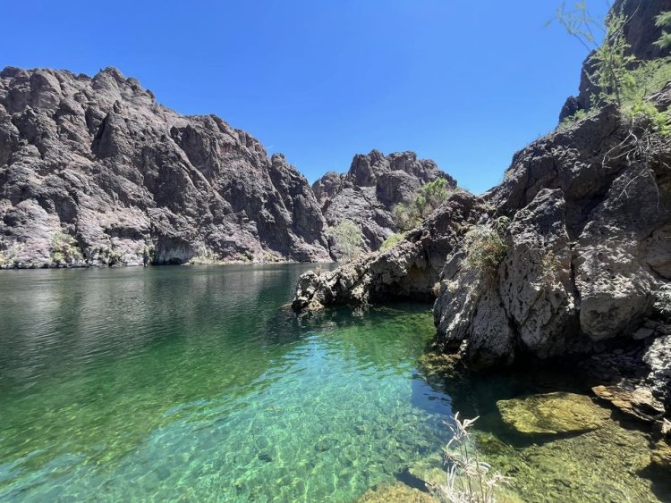 Traveler’s Guide to the Gold Strike Hot Spring Hike in Boulder City
